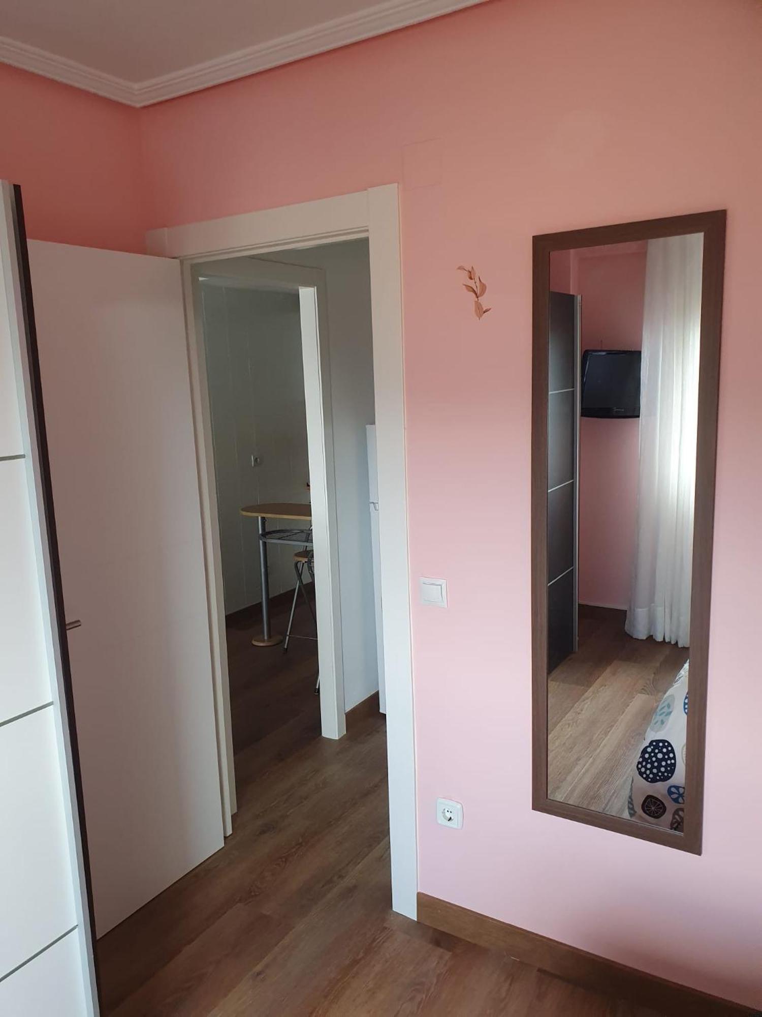 Vistas Monte Naranco Apartamento Con Parking 5Euros Al Dia Oviedo Exterior foto